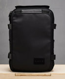 KNKG EDGE Backpack, mochila deportiva con múltiples compartimentos, resistente y cómoda. Ideal para gym, crossfit, powerlifting o uso diario en México.